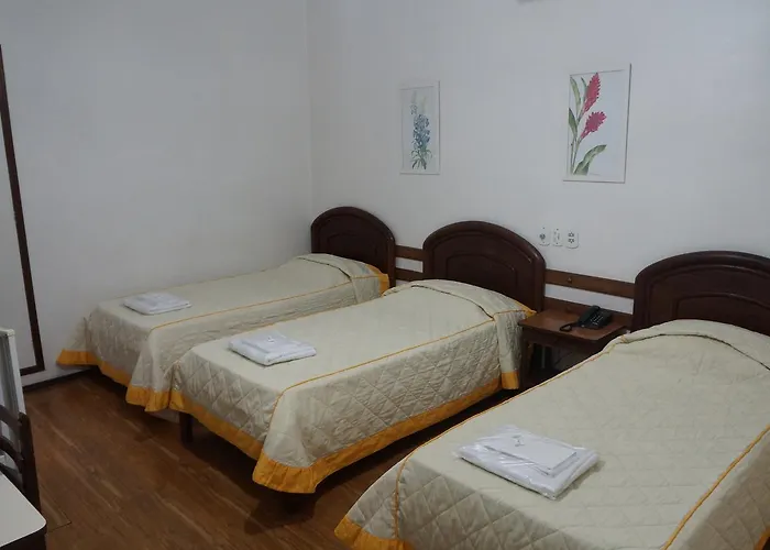 Rhud\'S Hotel
