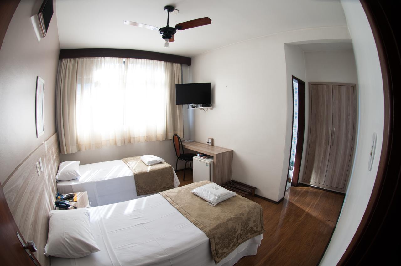 Rhud's Hotel