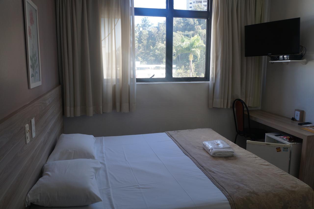 Hotel Rhud's